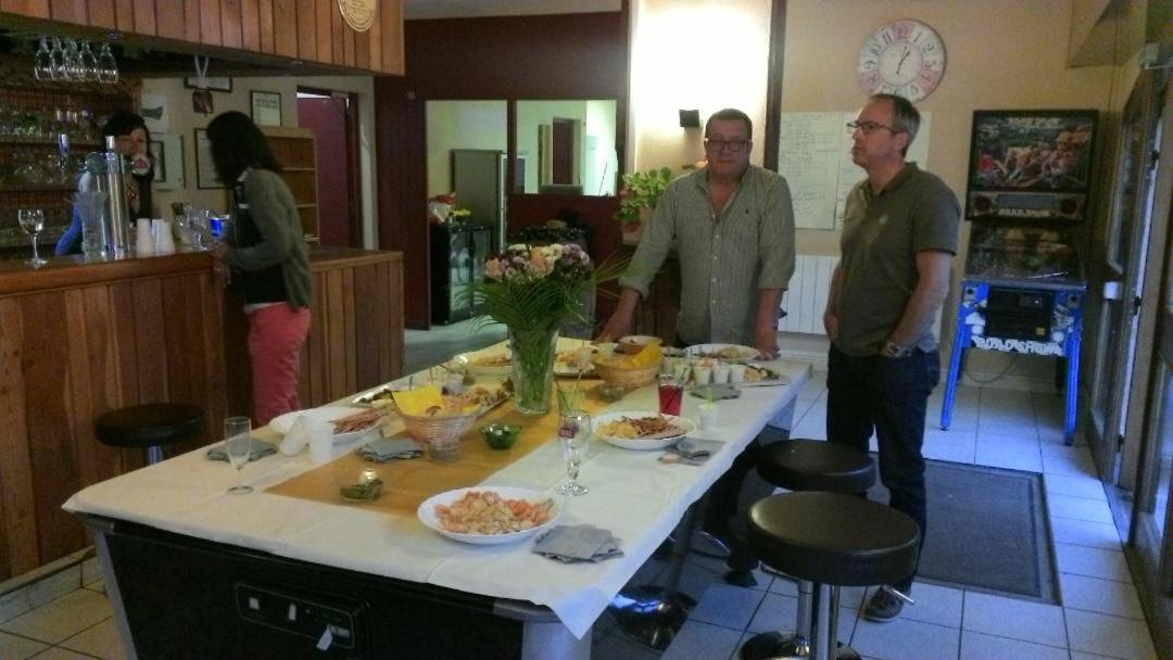 Le Grand Chatelard Hotel Bar Restaurant Sainte-Marie-de-Cuines Bagian luar foto