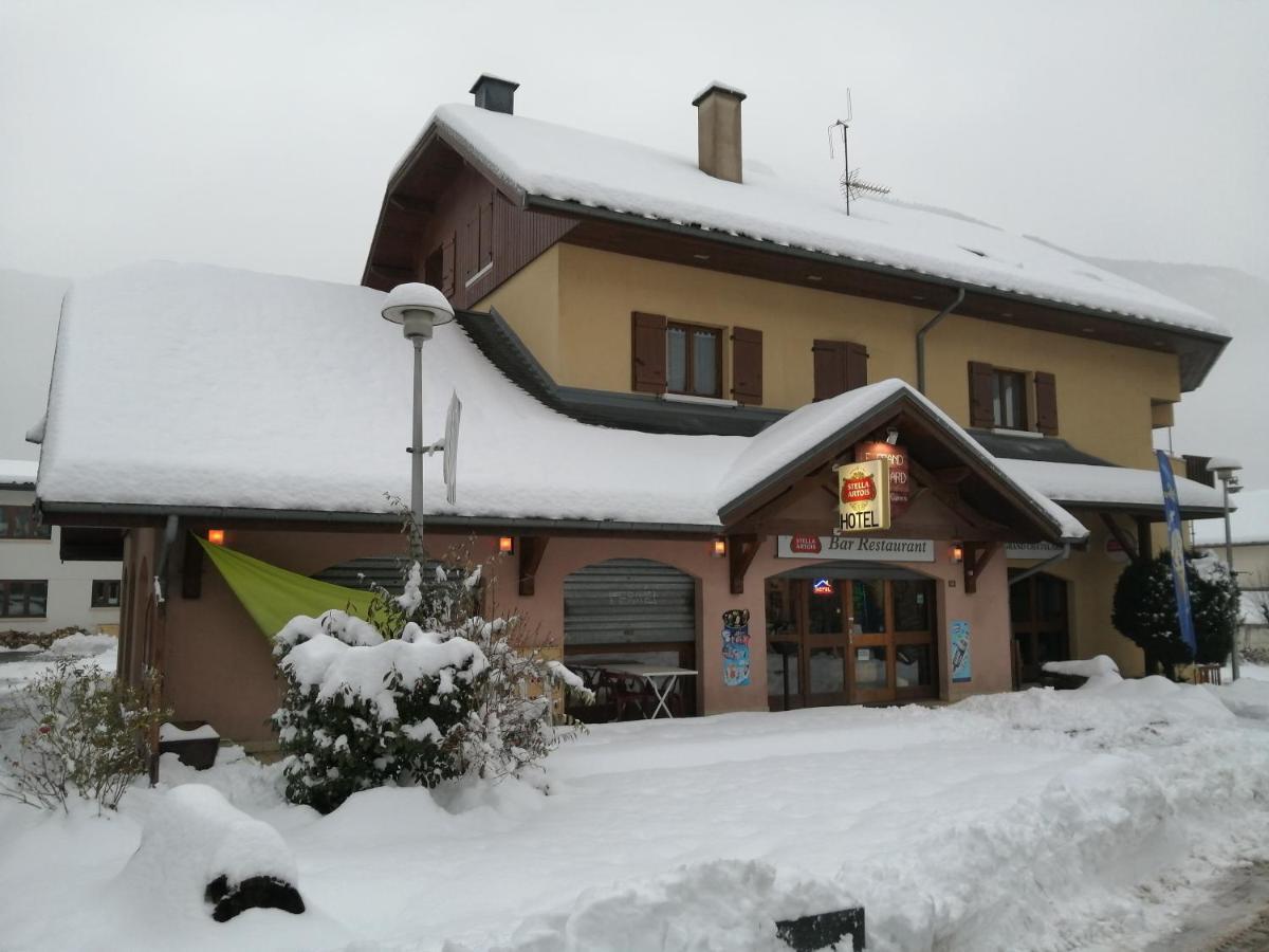 Le Grand Chatelard Hotel Bar Restaurant Sainte-Marie-de-Cuines Bagian luar foto