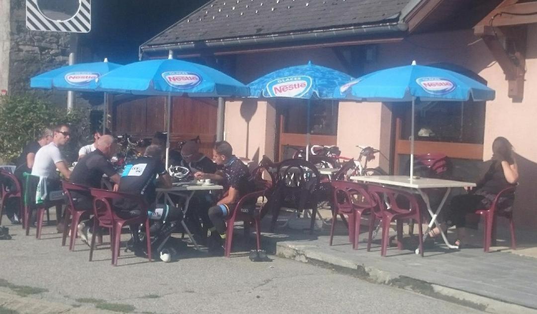 Le Grand Chatelard Hotel Bar Restaurant Sainte-Marie-de-Cuines Bagian luar foto