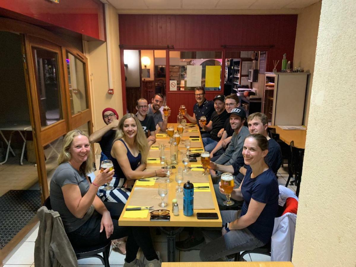 Le Grand Chatelard Hotel Bar Restaurant Sainte-Marie-de-Cuines Bagian luar foto
