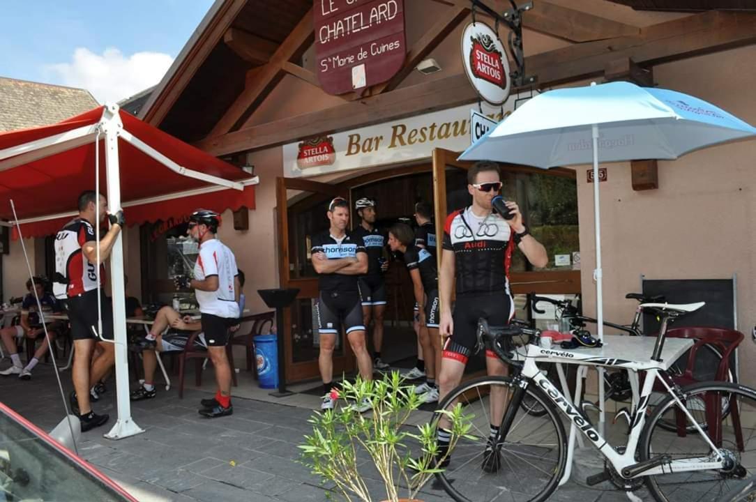 Le Grand Chatelard Hotel Bar Restaurant Sainte-Marie-de-Cuines Bagian luar foto