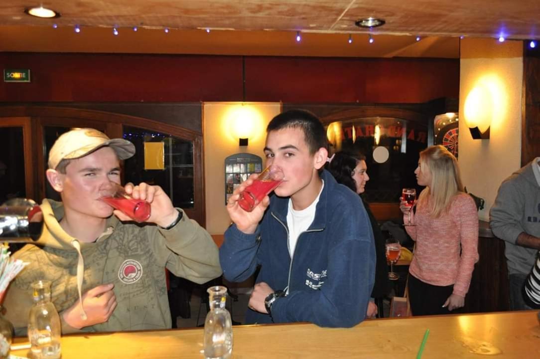 Le Grand Chatelard Hotel Bar Restaurant Sainte-Marie-de-Cuines Bagian luar foto